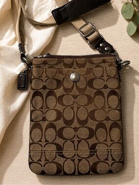 Coach Hampton Signature Swingpack Crossbody Bag Brown Khaki Monogram 1050